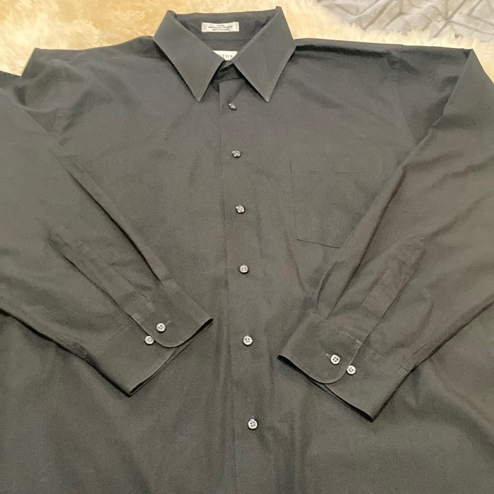 Van Heusen men's long sleeve button up size XL